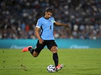 开云体育在线-包含巴塞罗那后防体系受困，队员士气疲软的词条