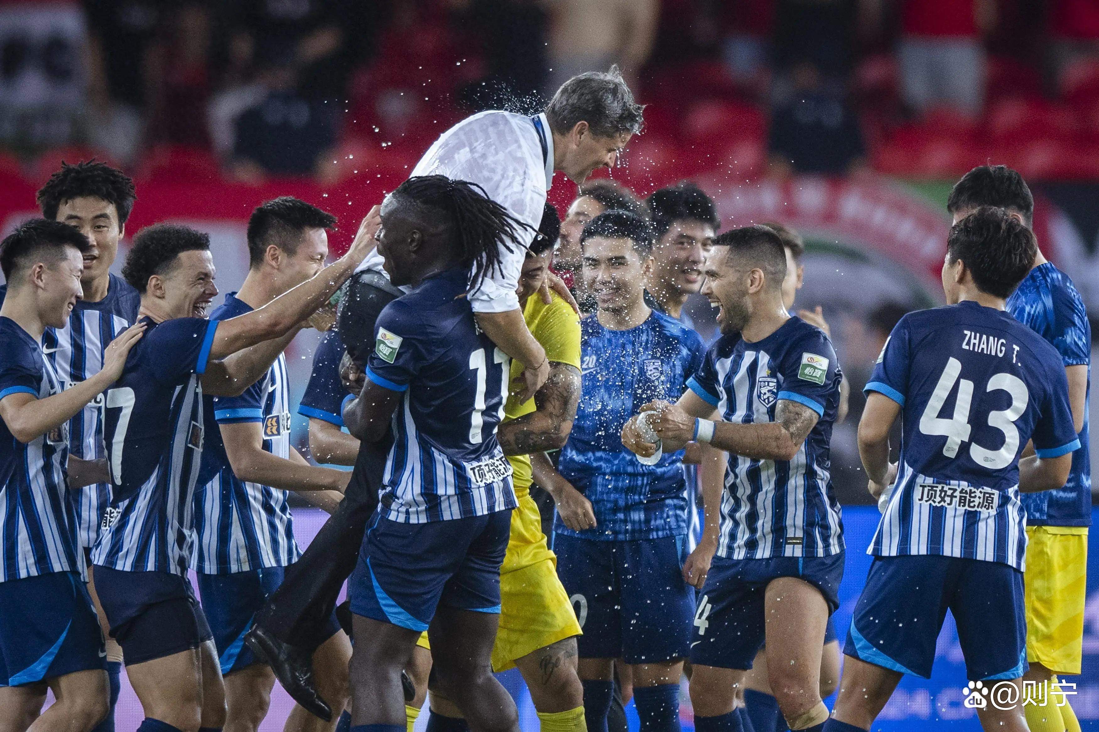 包含广州恒大首发阵容变动引众议;教练组力保新系统稳定性的词条 包含广州恒大首发阵容变动引众议;教练组力保新系统稳定性的词条