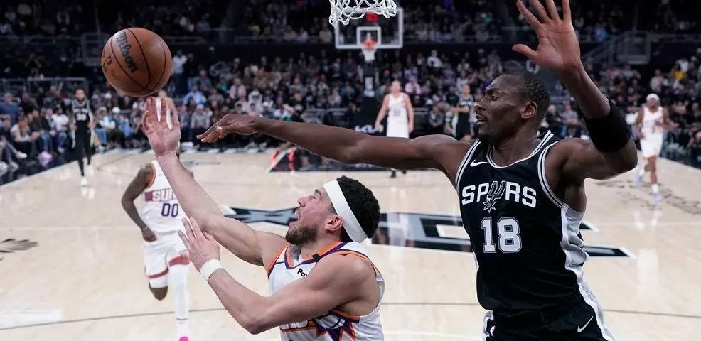 包含马刺老将复出表现神奇，助球队连胜崛起的词条