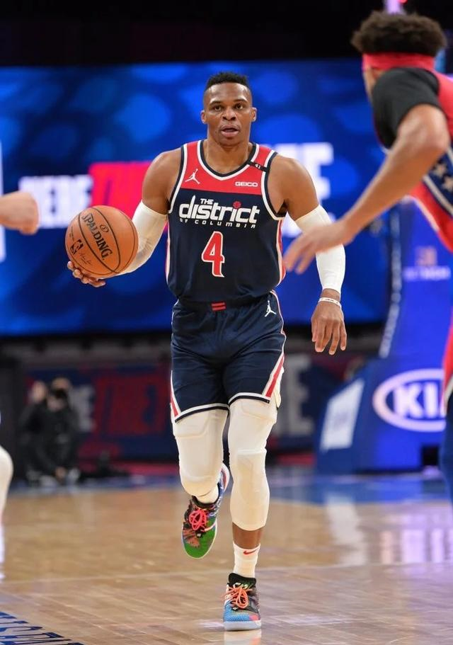 魔术队主场比赛中惊险逆转对手