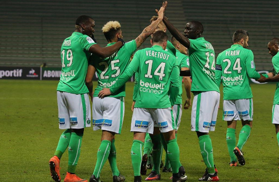 圣埃蒂安中场组织失误频出，需加强训练