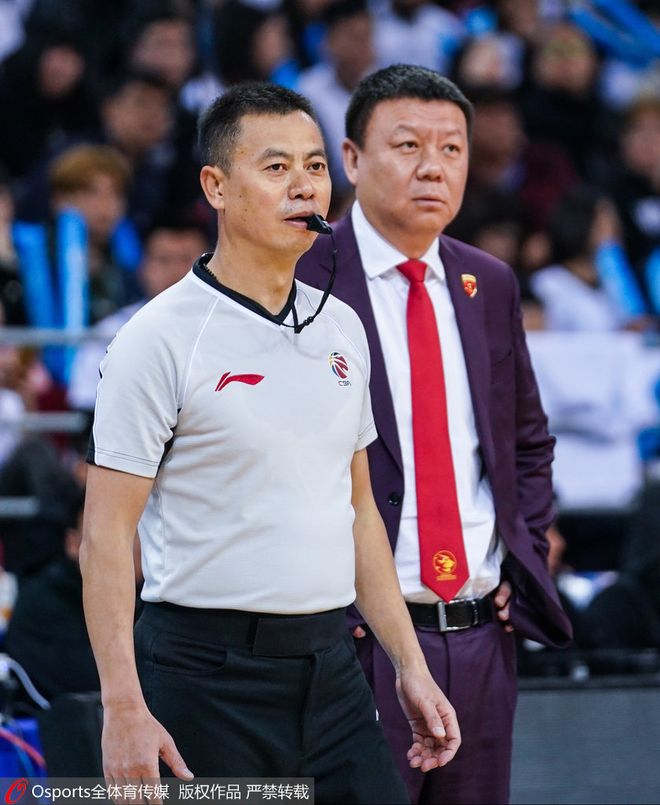 关于大连人客场击败重庆当代力帆，取得关键胜利的信息