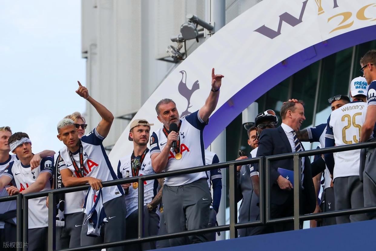 英超一支豪门球队换帅引起热议