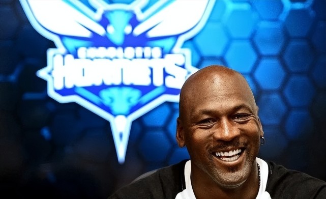 包含勇士队助教因健康问题暂别赛场的词条