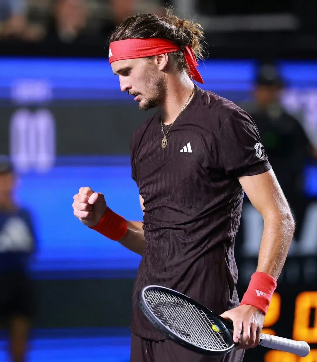 关于美国网球队强势意大利网球队，兹维列夫三分雨点燃全场的信息