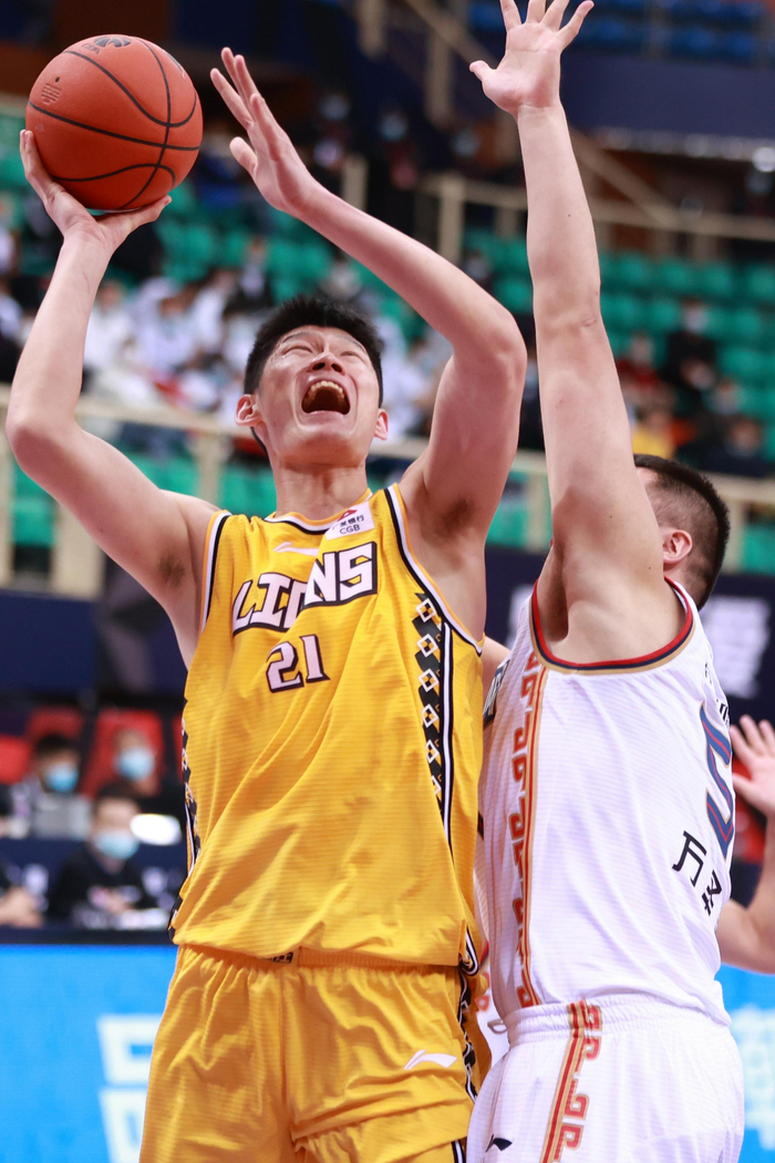 包含山西队轻取魔术，克莱高光表现的词条